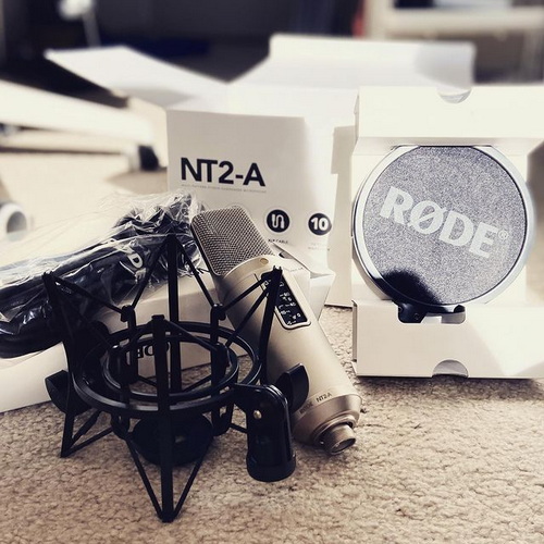 میکروفون Rode NT2A برای ضبط وکال در استودیو خانگی